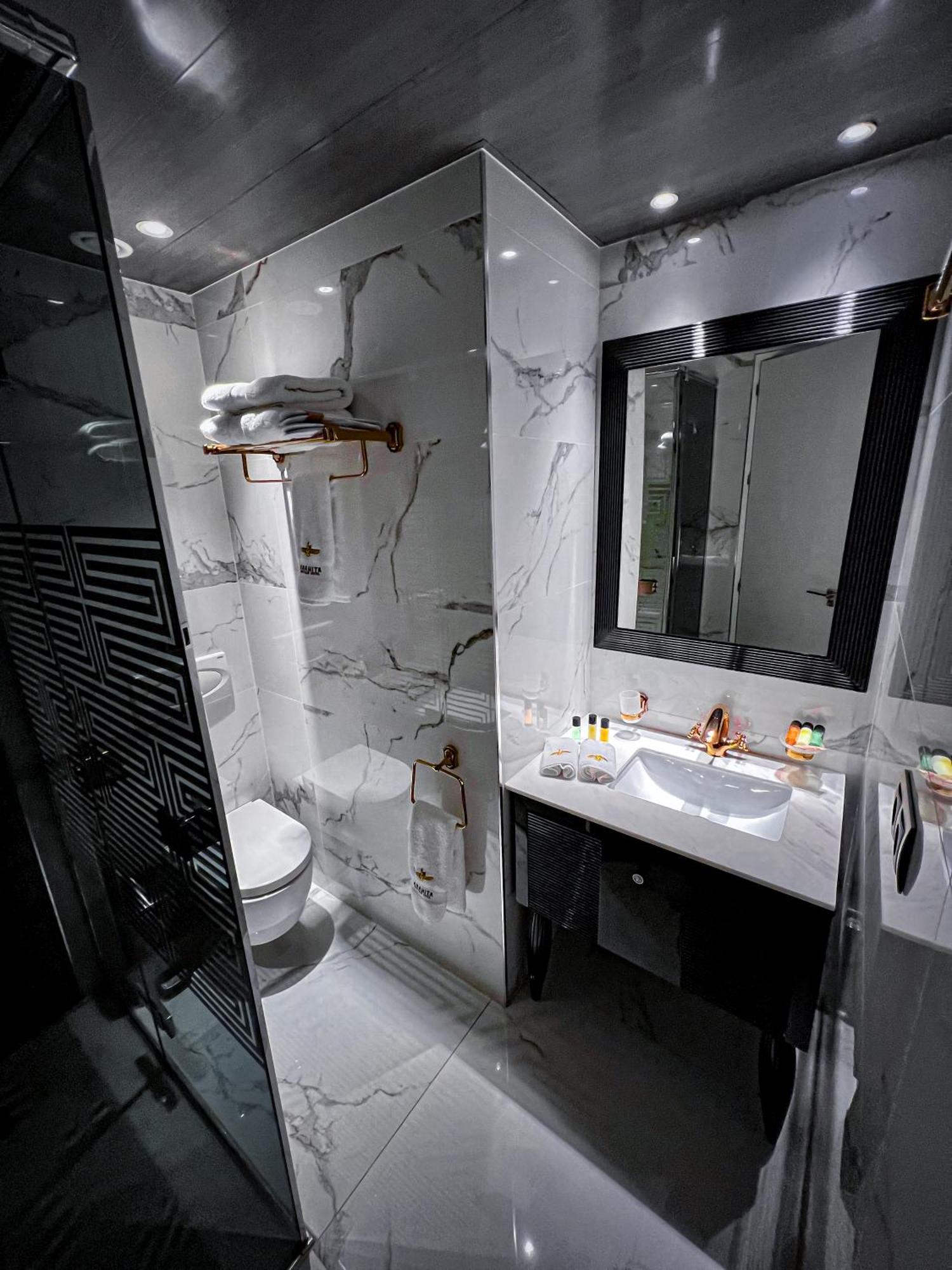 Anahita Boutique Hotel Malaga Exterior photo